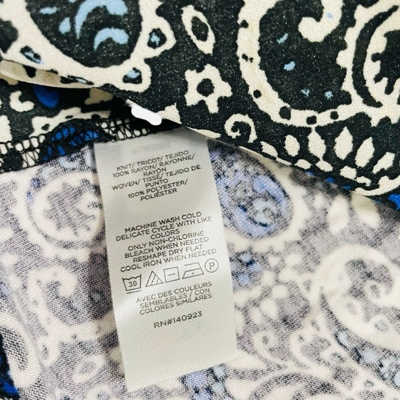 Loft Paisley Smocked Tie Neck Mixed Media Shell size M - Picture 6 of 12